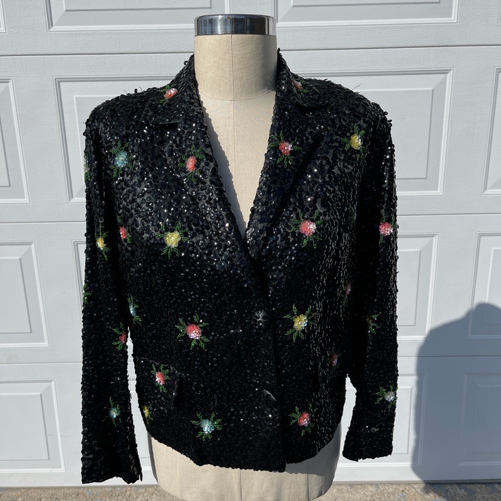 Vintage Sequin Blazer! 🌸🌼
